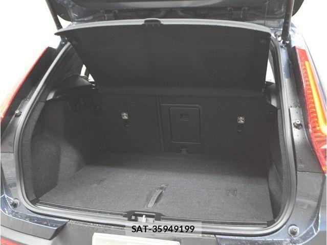 Volvo XC40 2020-12 2680191-12