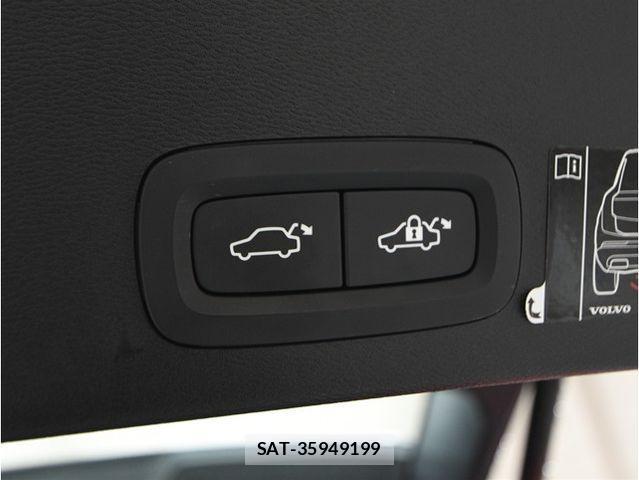 Volvo XC40 2020-12 2680191-13