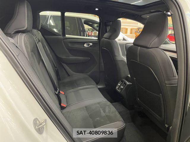 Volvo XC40 2024-12 3068981-4