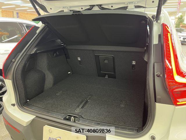 Volvo XC40 2024-12 3068981-5