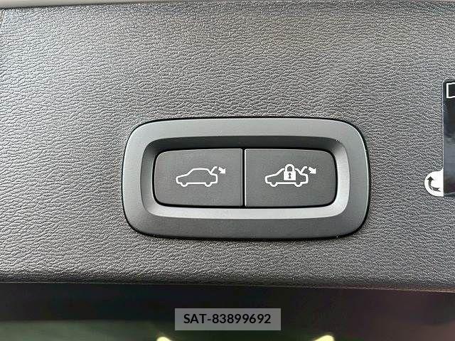 Volvo XC40 2021-12 3068988-10
