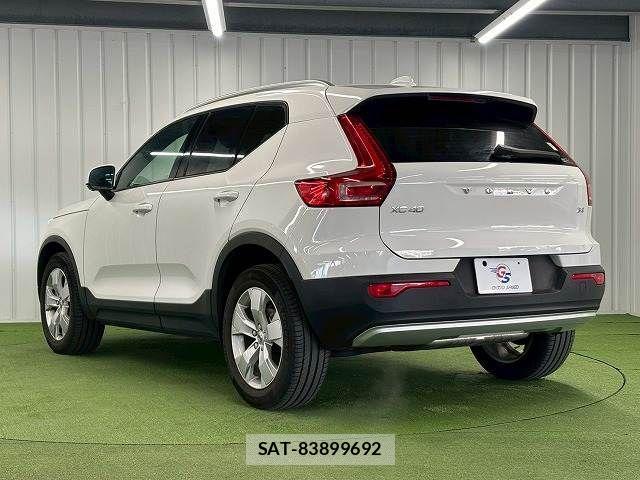Volvo XC40 2021-12 3068988-16
