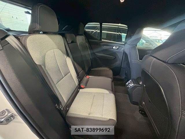 Volvo XC40 2021-12 3068988-7