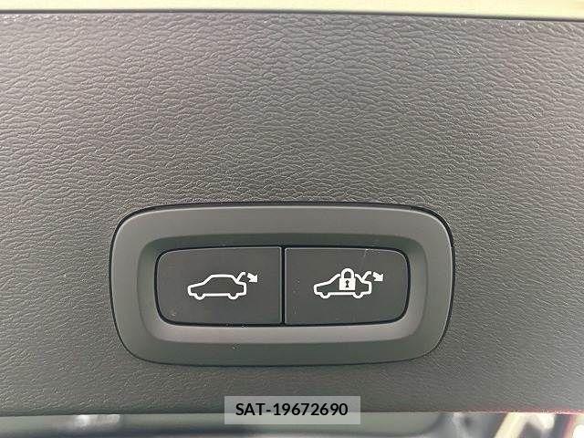 Volvo XC40 2020-12 3415405-10