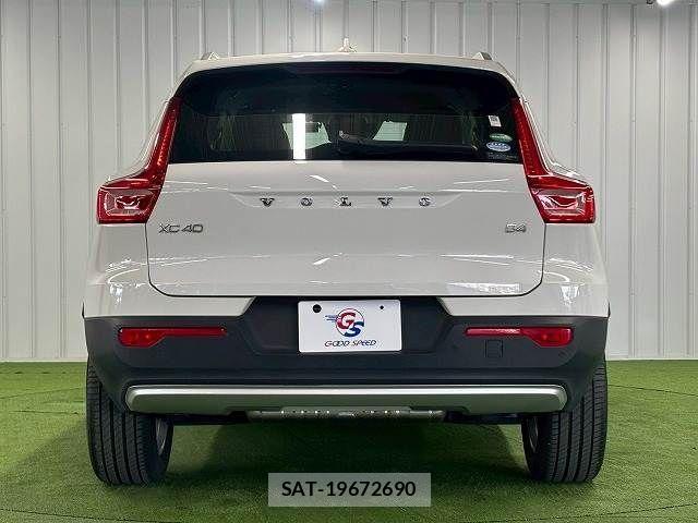 Volvo XC40 2020-12 3415405-13