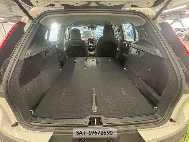 Volvo XC40 2020-12 3415405-17