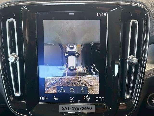 Volvo XC40 2020-12 3415405-3