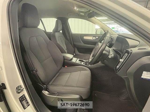 Volvo XC40 2020-12 3415405-6