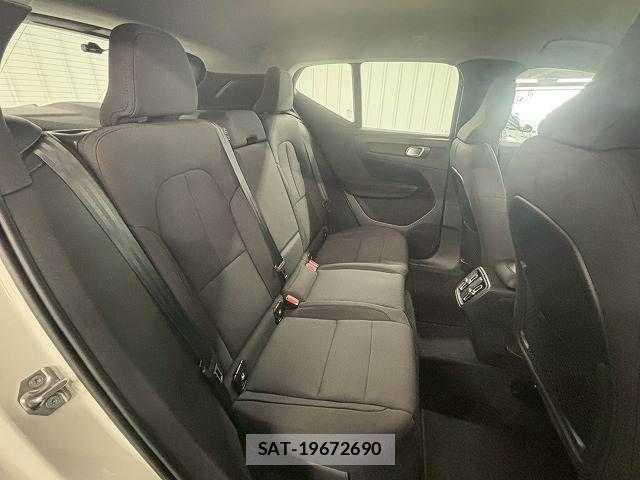 Volvo XC40 2020-12 3415405-7