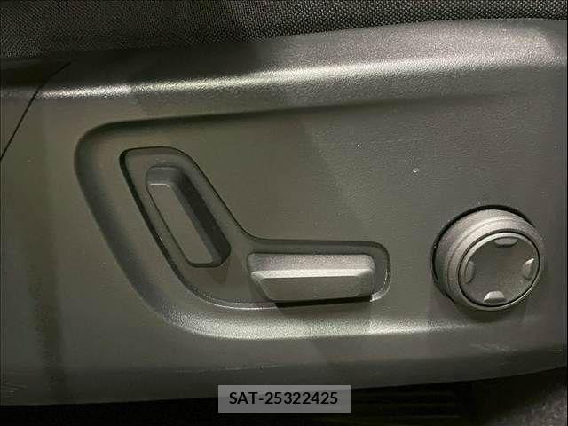 Volvo XC40 2022-05 3415403-10
