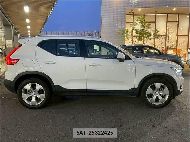 Volvo XC40 2022-05 3415403-14