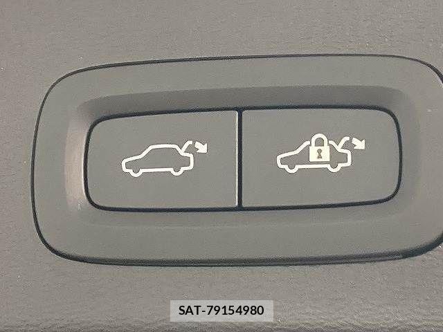 Volvo XC40 2022-05 3415402-10