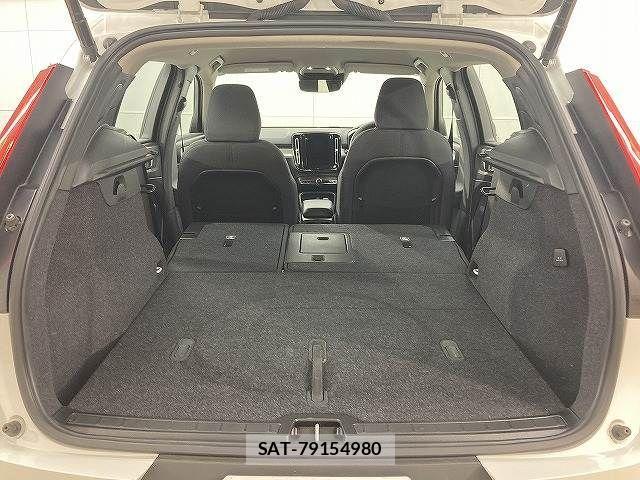 Volvo XC40 2022-05 3415402-12