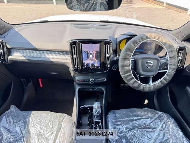 Volvo XC40 2024-12 3390572-1