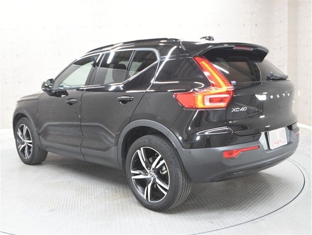 Volvo XC40 2021-05 3687039-9