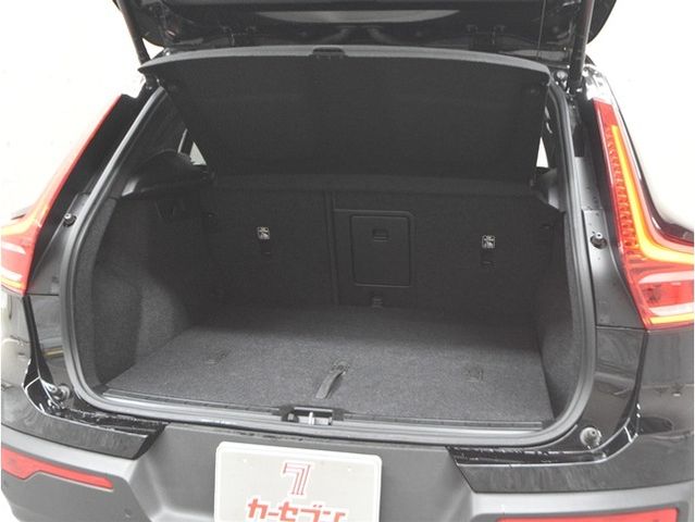 Volvo XC40 2021-05 3687039-11