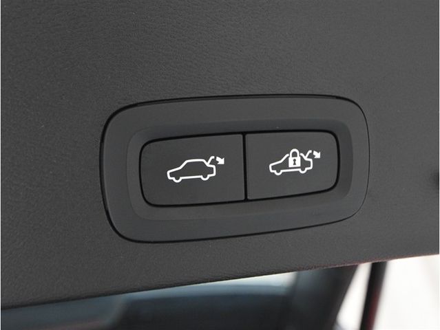 Volvo XC40 2021-05 3687039-12