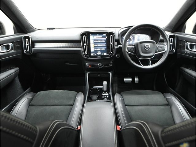 Volvo XC40 2021-05 3687039-2