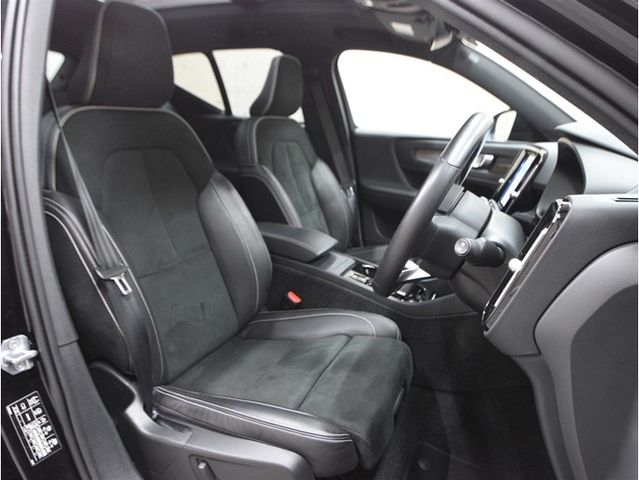 Volvo XC40 2021-05 3687039-3