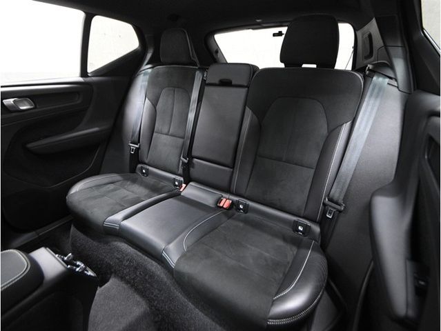 Volvo XC40 2021-05 3687039-4