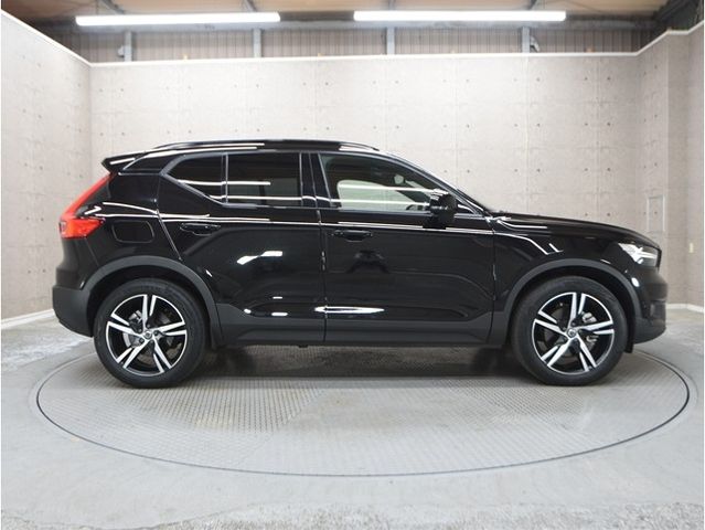 Volvo XC40 2021-05 3687039-7