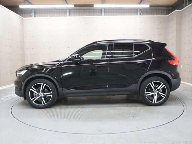 Volvo XC40 2021-05 3687039-8