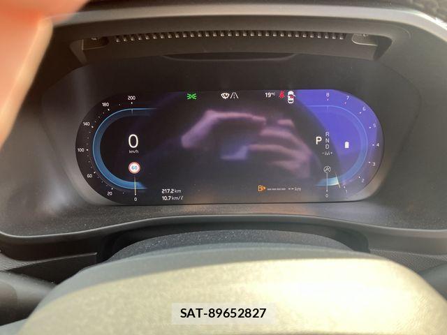 Volvo XC40 2024-08 3687030-11
