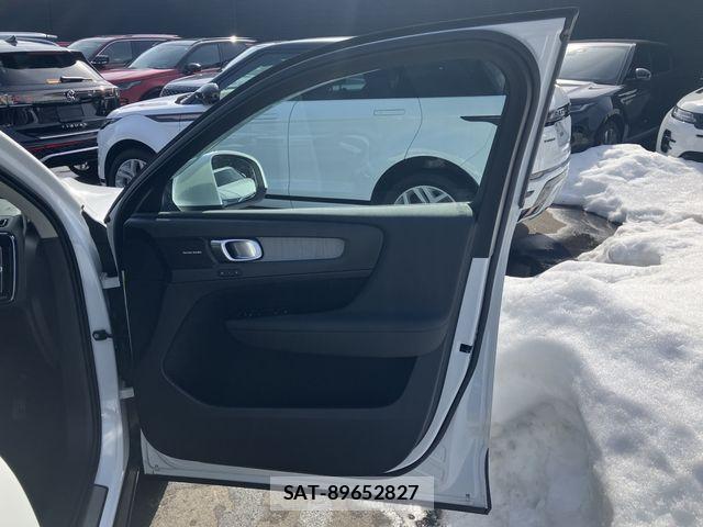 Volvo XC40 2024-08 3687030-5