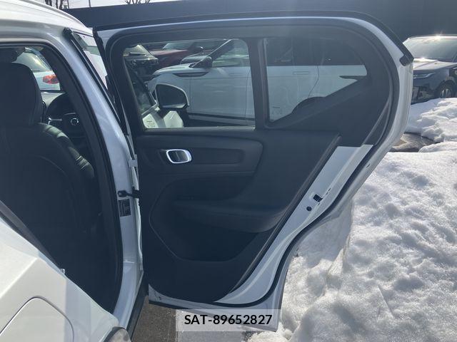 Volvo XC40 2024-08 3687030-7