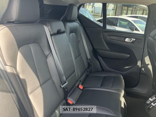 Volvo XC40 2024-08 3687030-8