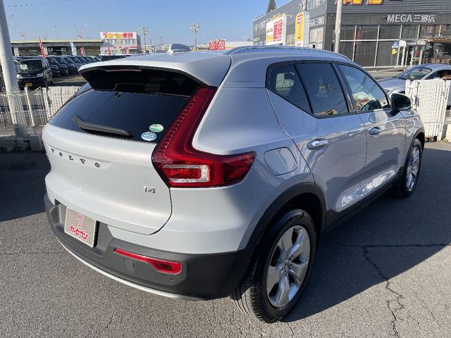 Volvo XC40 2019-12 3687076-1