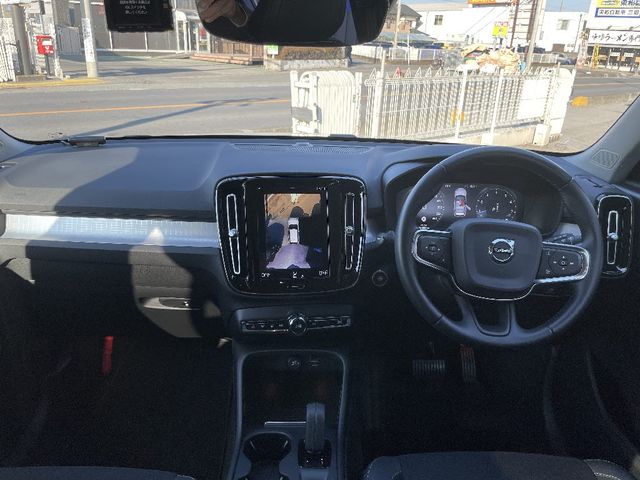 Volvo XC40 2019-12 3687076-2