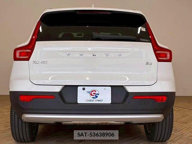 Volvo XC40 2021-01 3911050-12