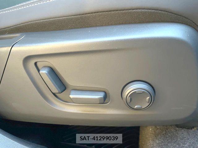 Volvo XC40 2025-01 4051301-12