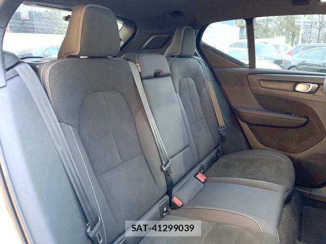 Volvo XC40 2025-01 4051301-15