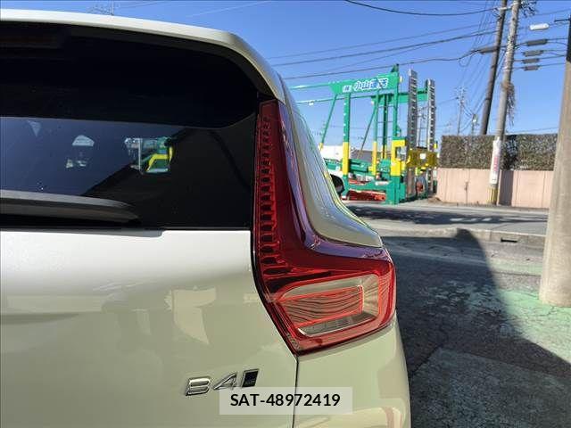 Volvo XC40 2022-06 4051317-9