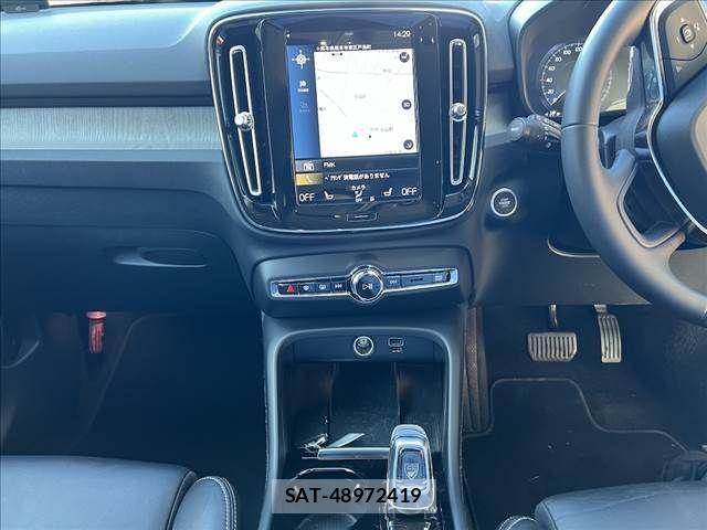 Volvo XC40 2022-06 4051317-15