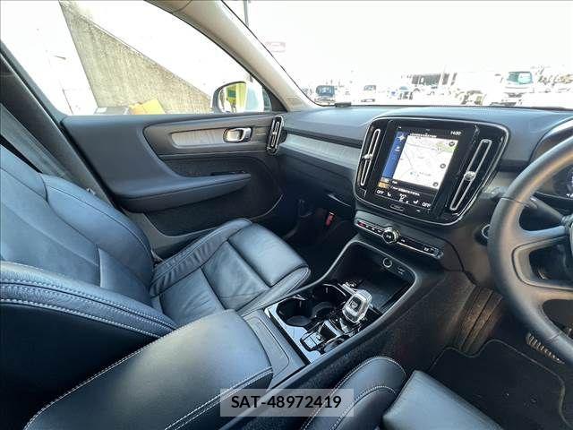 Volvo XC40 2022-06 4051317-20