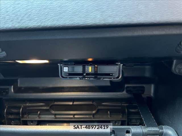 Volvo XC40 2022-06 4051317-22