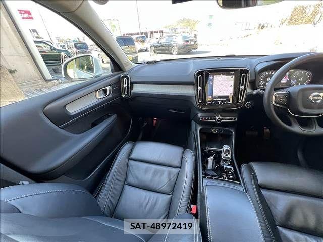 Volvo XC40 2022-06 4051317-28