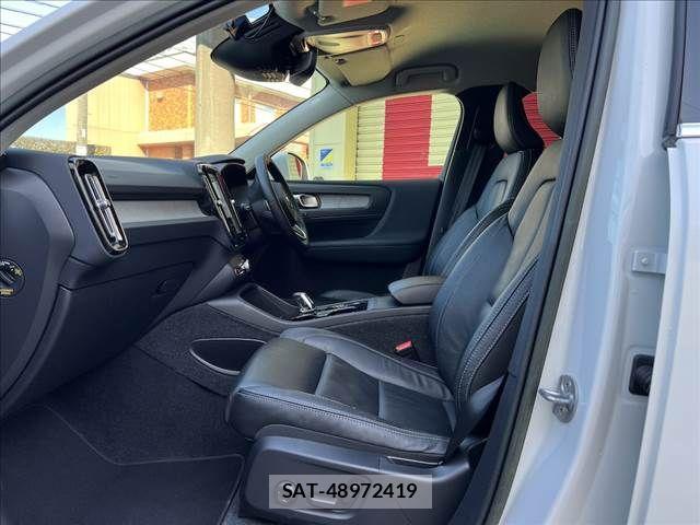 Volvo XC40 2022-06 4051317-7
