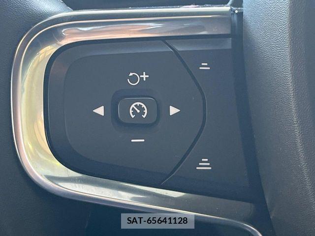 Volvo XC40 2023-06 4244084-10