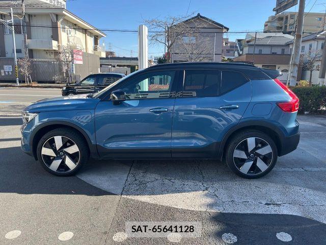Volvo XC40 2023-06 4244084-17