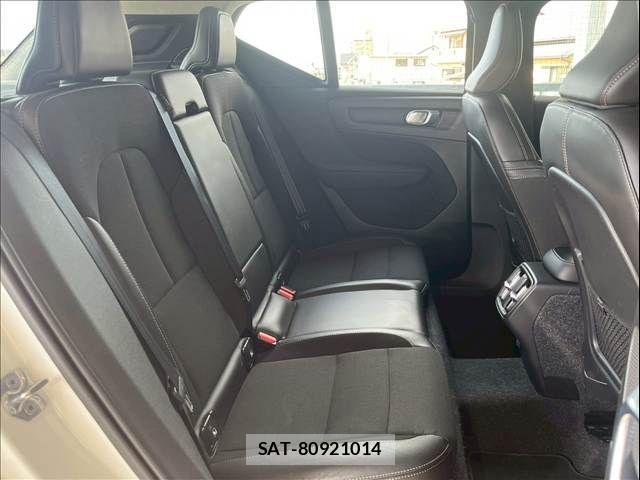 Volvo XC40 2020-02 4424871-7