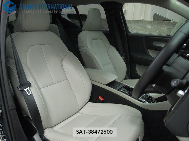 Volvo XC40 2021-05 4759227-5