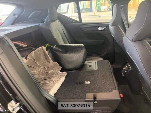 Volvo XC40 2021-11 4993414-10