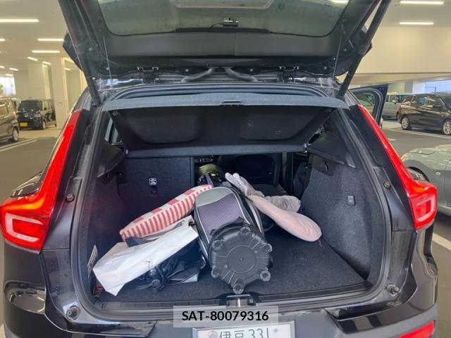 Volvo XC40 2021-11 4993414-13