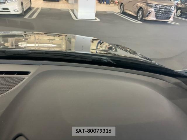 Volvo XC40 2021-11 4993414-16