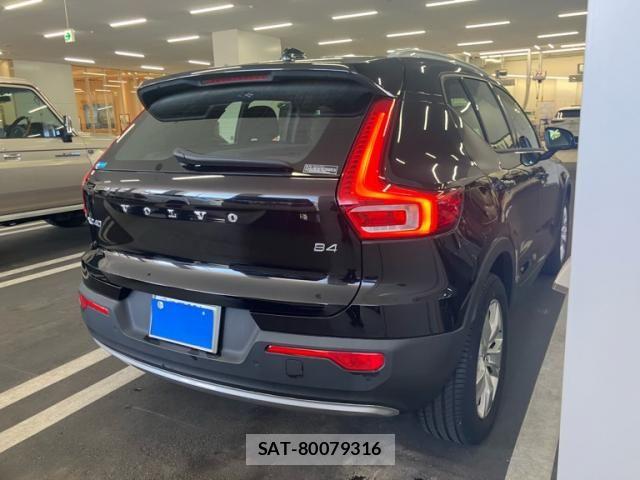 Volvo XC40 2021-11 4993414-3