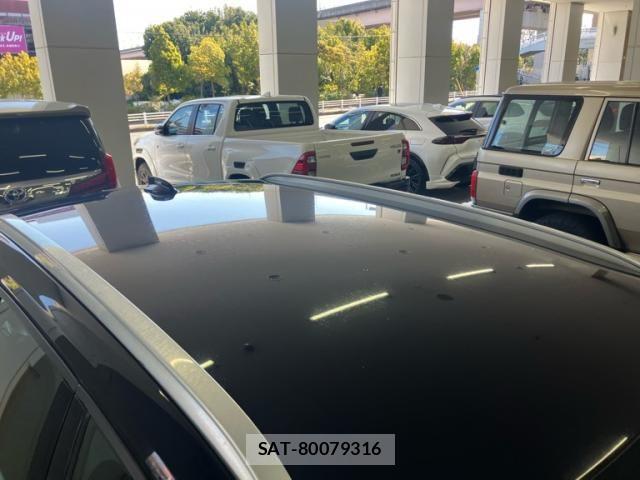 Volvo XC40 2021-11 4993414-5